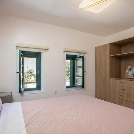 La Maison Antique Casa de Férias *