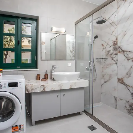 Semesterbostad La Maison Antique